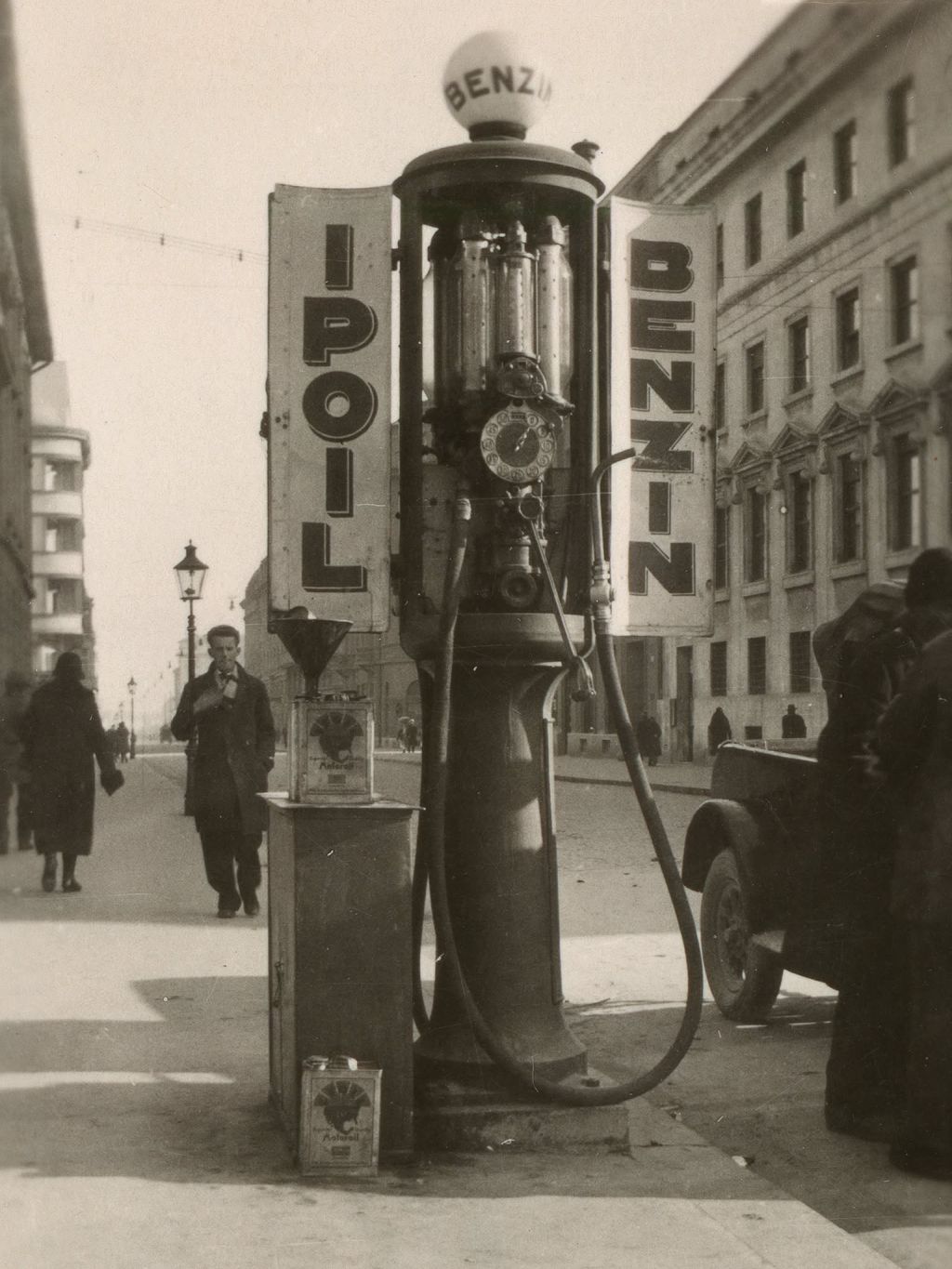 Benzinska pumpa, Martićeva ulica, 13. prosinac 1931. godine